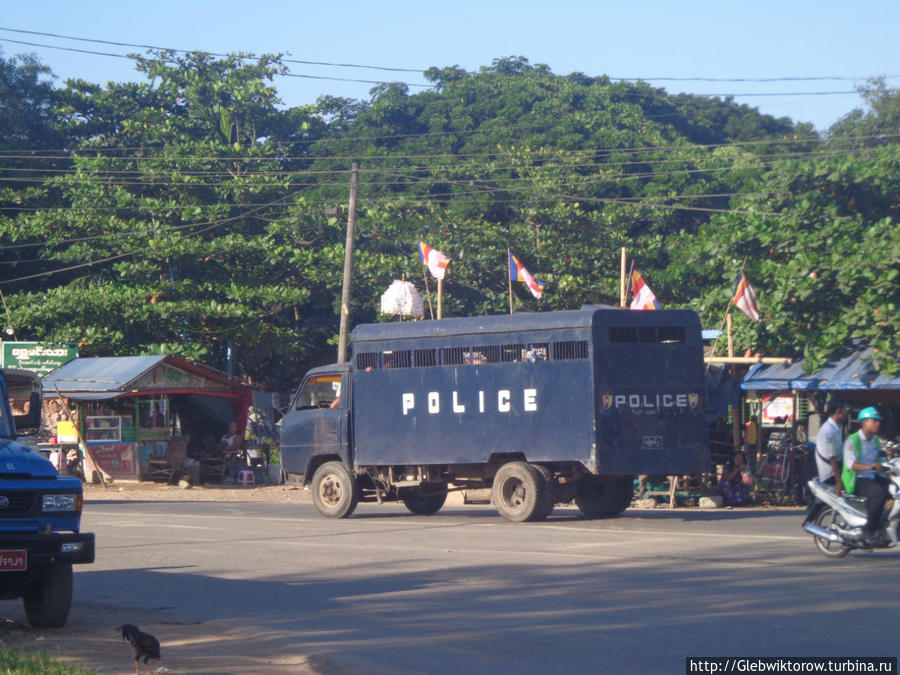 Нетуристический Янгон. Прогулка по Thanthumar Rd. Янгон, Мьянма