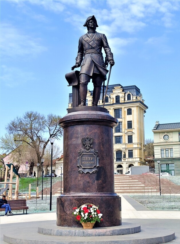 Памятник Петру Первому Саратов, Россия
