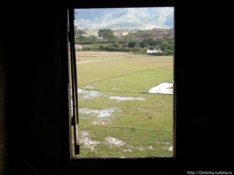 Вид из окна квартиры. Не плохо! Амбуситра, Мадагаскар