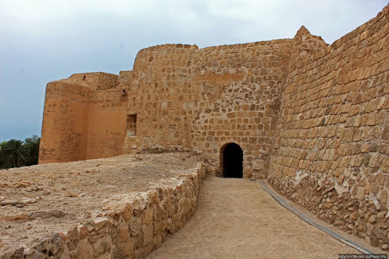 Калат-аль-Бахрейн (форт) Карбабад, Бахрейн