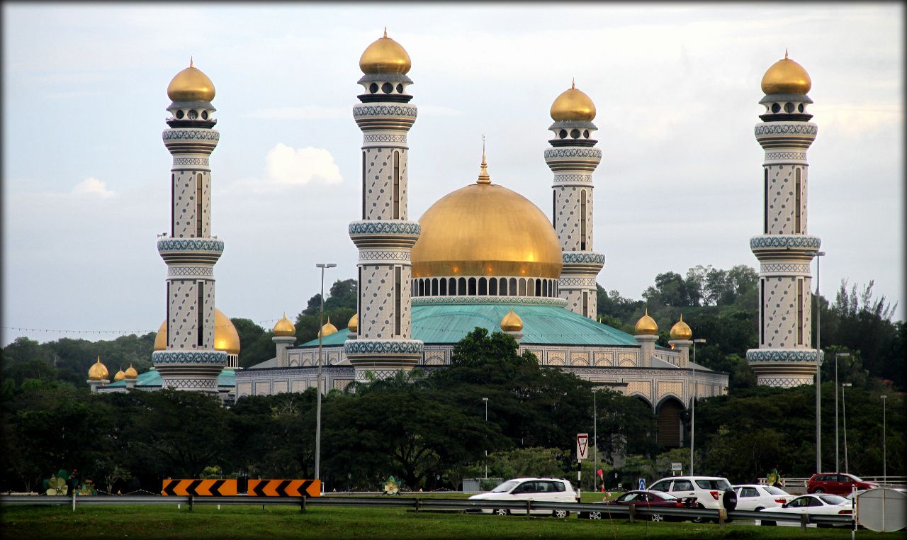 Отель Ризгун Интернейшнл Бандар-Сери-Бегаван, Бруней