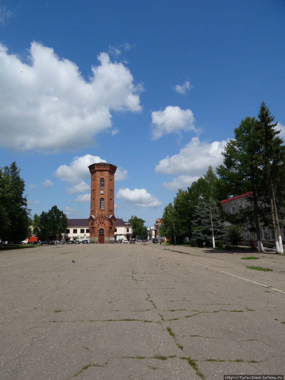 Старая Русса. Башня в центре города
