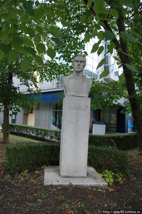 Памятник Николе Ботушеву Бургас, Болгария
