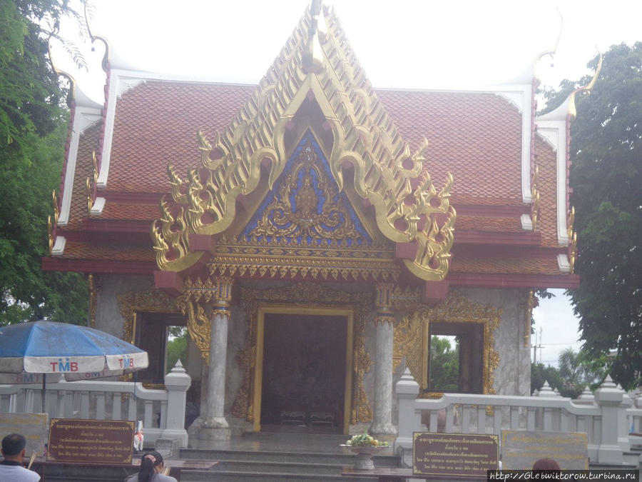 City shrine Так, Таиланд