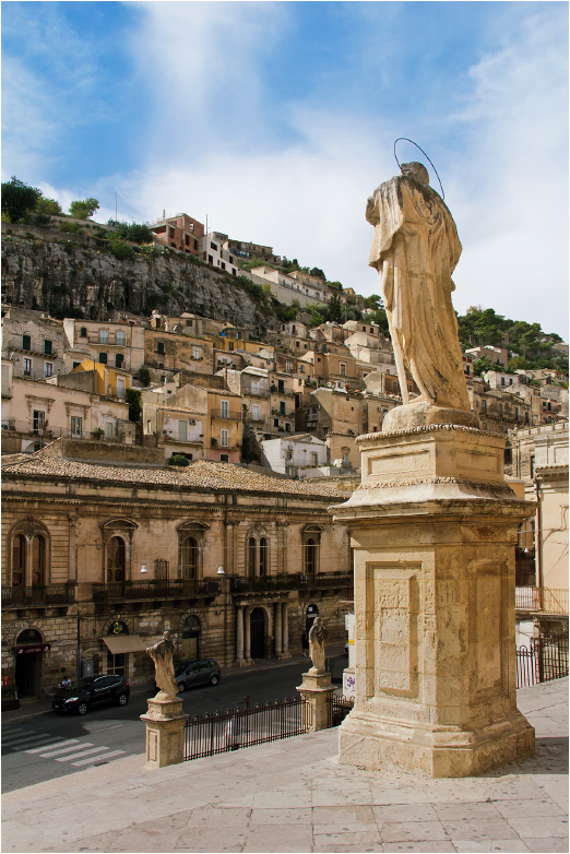 Город, разделенный пополам... Модика, Италия