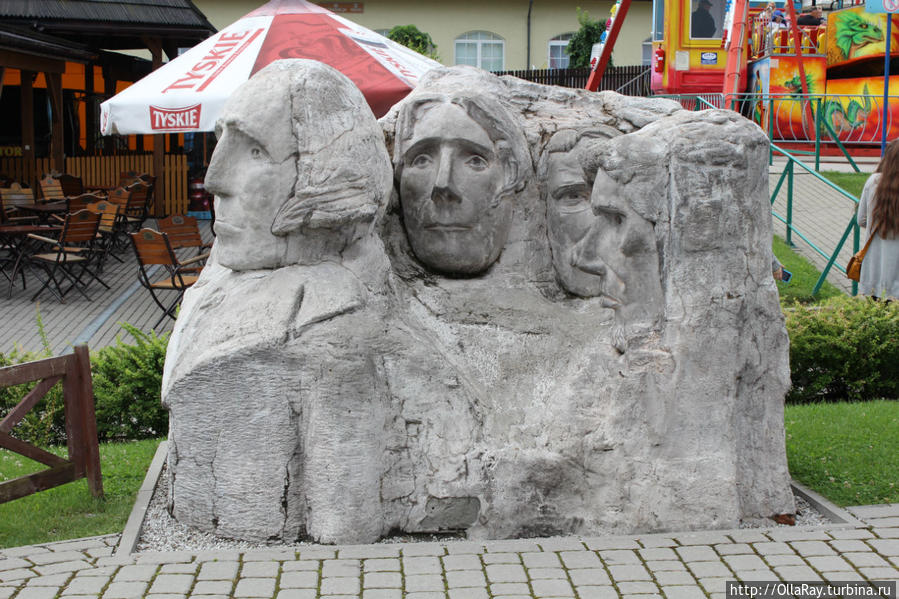 Мемориал на горе Рашмор. США Инвальд, Польша