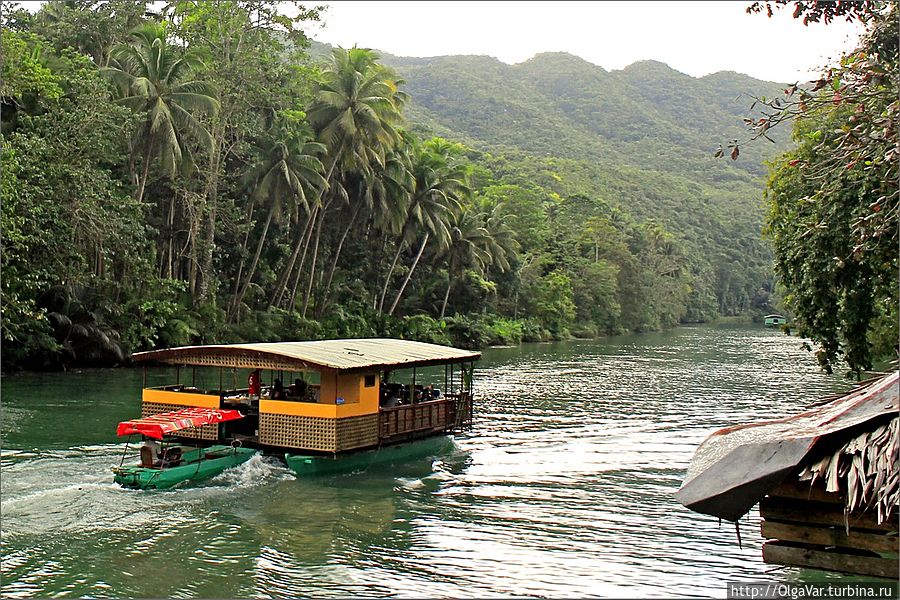 *Плавучий ресторан