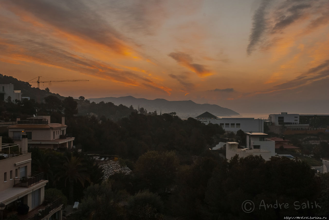 В апреле на средиземном Ситжес, Испания