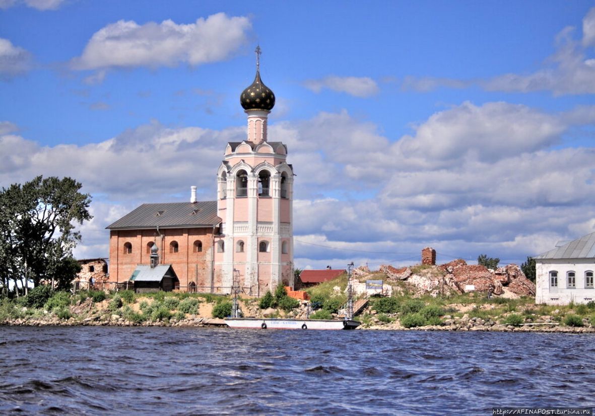 Рп5 кубенское. Спасо-каменный монастырь Вологодская область. Спасо каменный монастырь Усть-кубинский район. Спасо-каменный монастырь на Кубенском озере. Устье Вологодской области Спасо каменный монастырь.