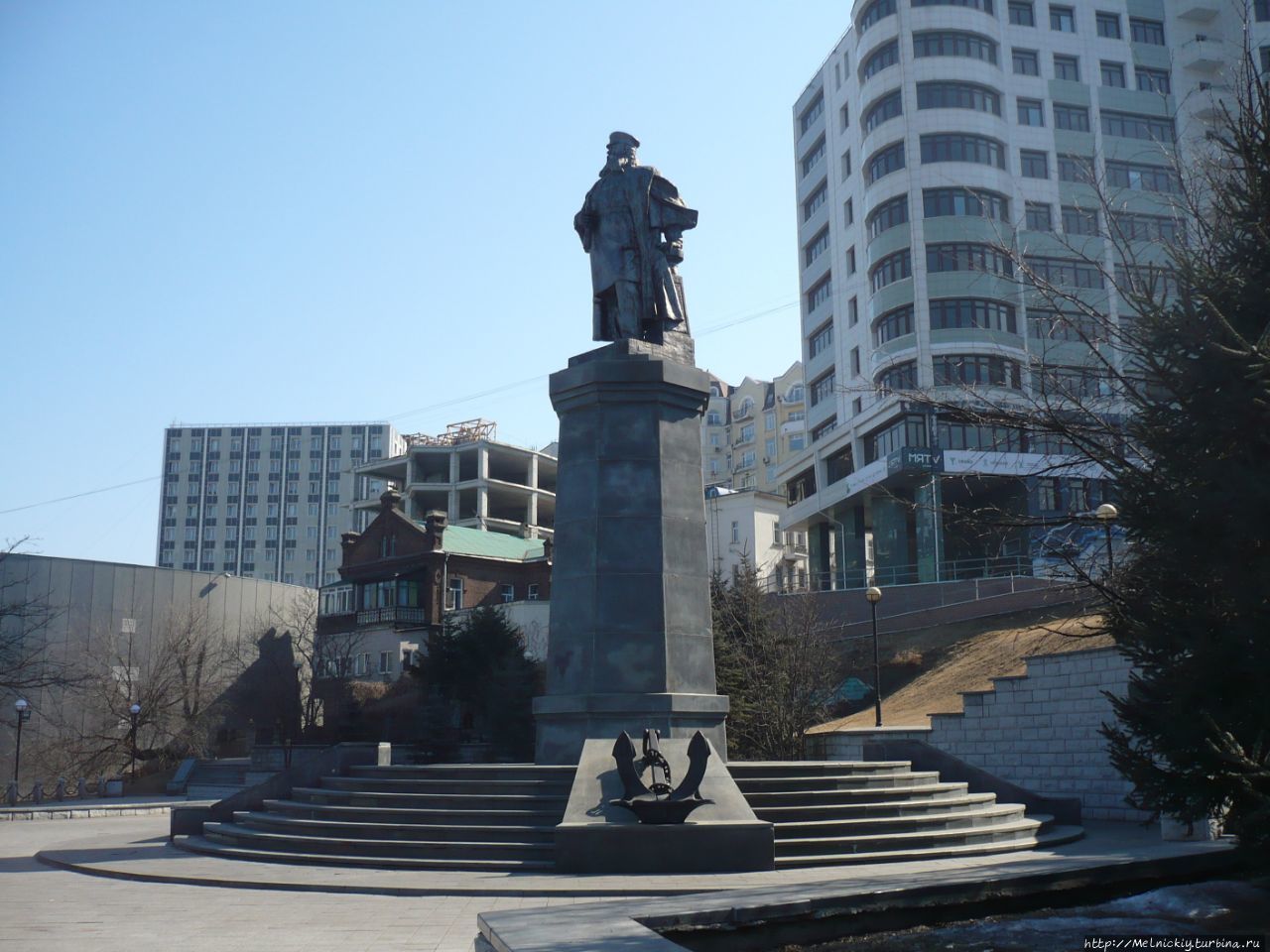 Памятник Адмиралу С.О. Макарову Владивосток, Россия