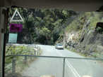 На дороге Тасмании. Многие машины имеют решотки, которые защищают машину от животных