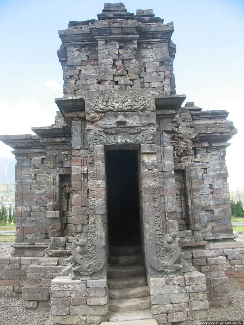 Храм Шриканди Пегунунган-Диенг, Индонезия