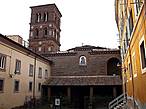 Chiesa di Santa Maria della Rotonda, построенная в 1060 году на руинах римской виллы Домициана.