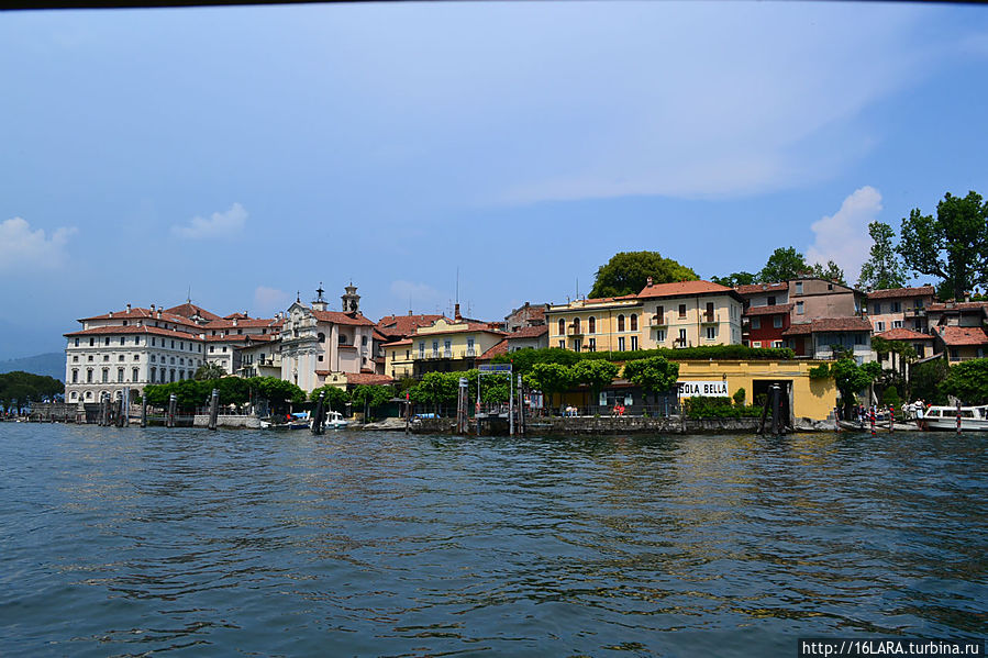 Почти всю территорию острова занимает дворец Борромео и прилегающие к нему сады.