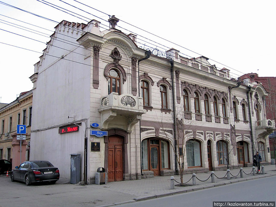 Дом № 55 — типография М.Я.Кохановского, построенная в 1913 г. Ныне — НИИ геологии и минерального сырья.