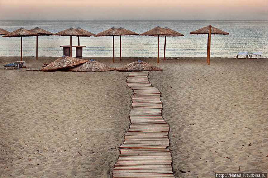 Закатные пляжи Нео Пори