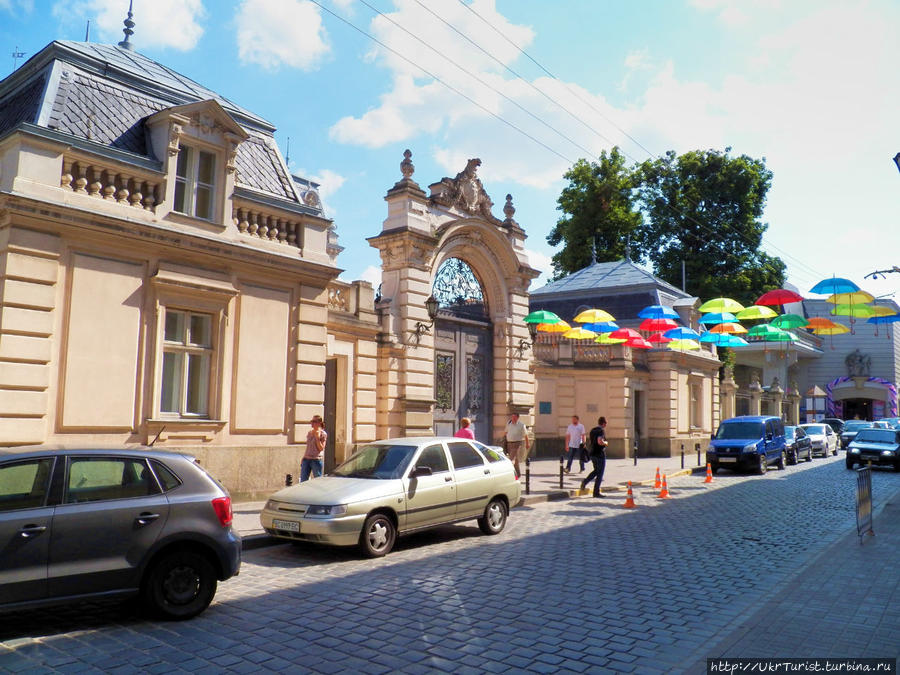 Музей европейского искусства в Дворце Потоцких... Львов, Украина