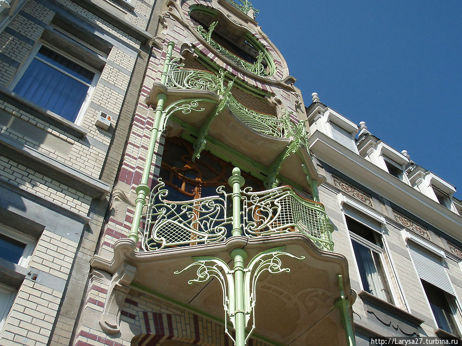 Дом Сен Сир,1902, площадь Амбиорикс. Архитектор Густав Стравен Брюссель, Бельгия