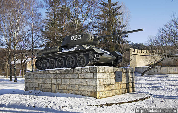 Кежмарок. Памятник в честь освобождения города в 1945 г Словакия