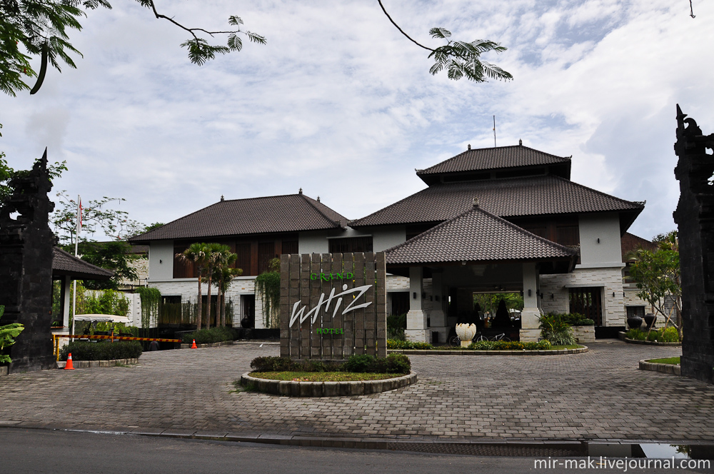 На территорию отелей пройти могут только живущие в нем туристы или обслуживающий персонал. Нуса-Дуа, Индонезия