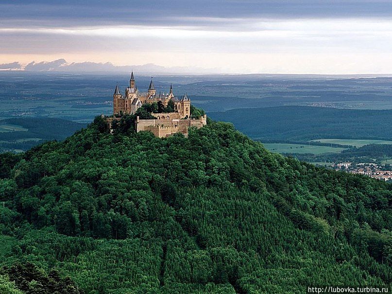 Замок — крепость Гогенцоллерн .Фотография из инета. Тюбинген, Германия