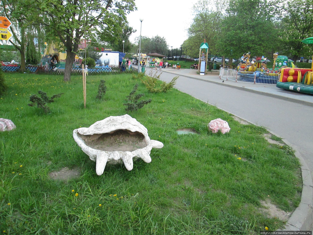 Прогулка по столичному зоопарку в майский день Минск, Беларусь