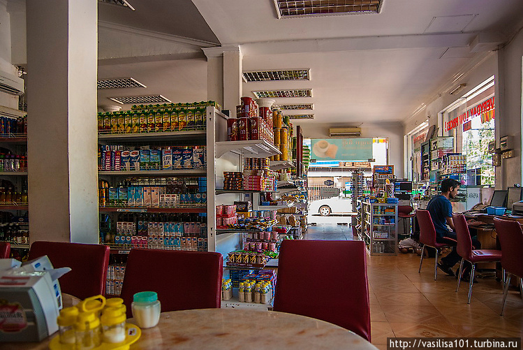 Кафе при супермаркете