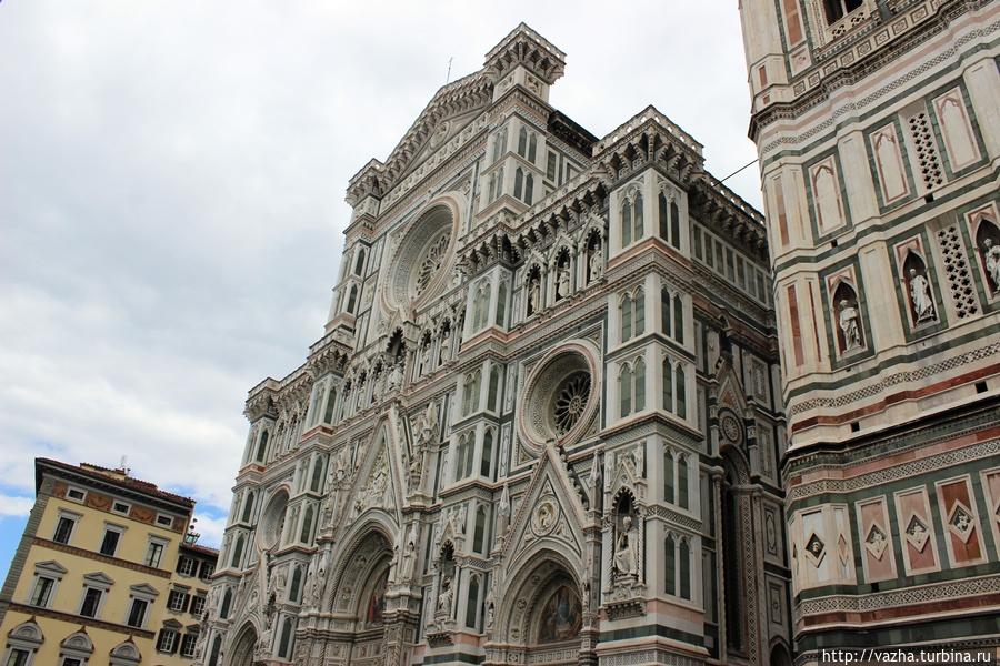 Фасад собора. Флоренция, Италия