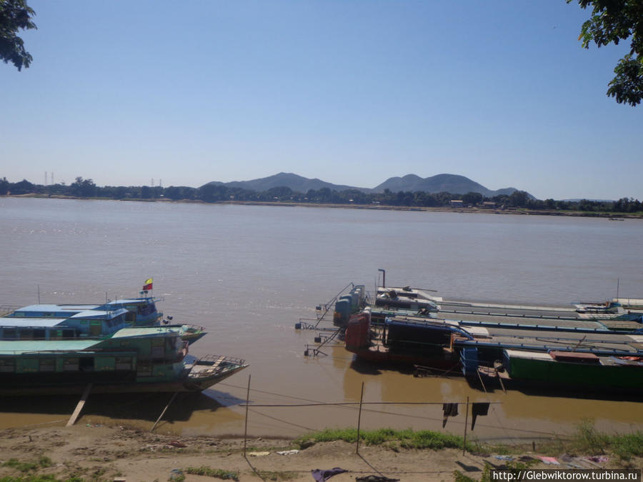 Прогулка по набережной реки Чиндвин Монива, Мьянма