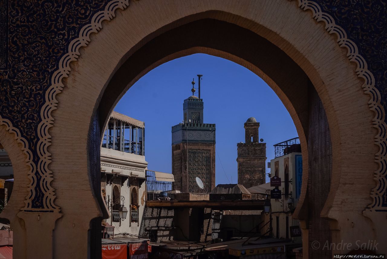 Медина Феса (Medina) — крупнейшая медина в мире.