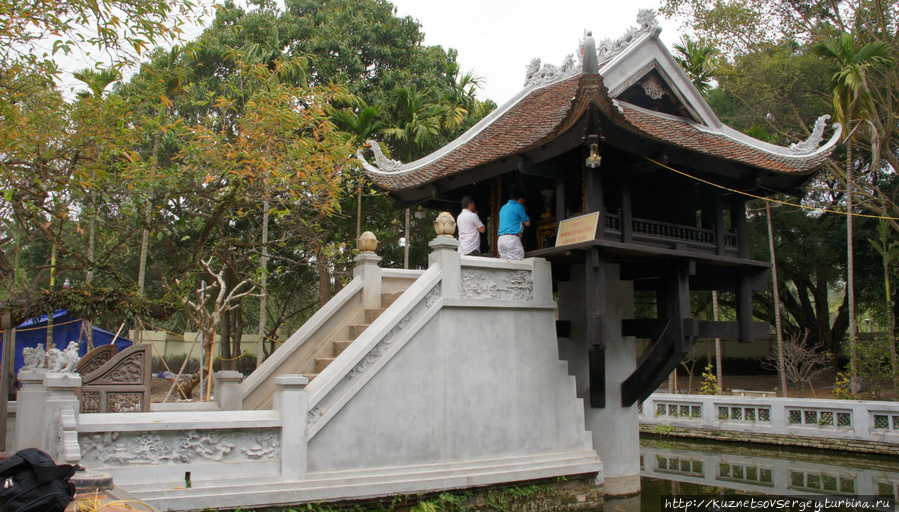 Пагода на одном Столбе (Мот Кот) Ханой, Вьетнам