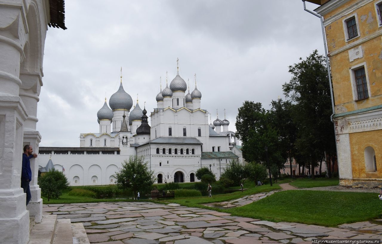 Соборная площадь ростов великий