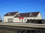 Здание железнодорожной станции.