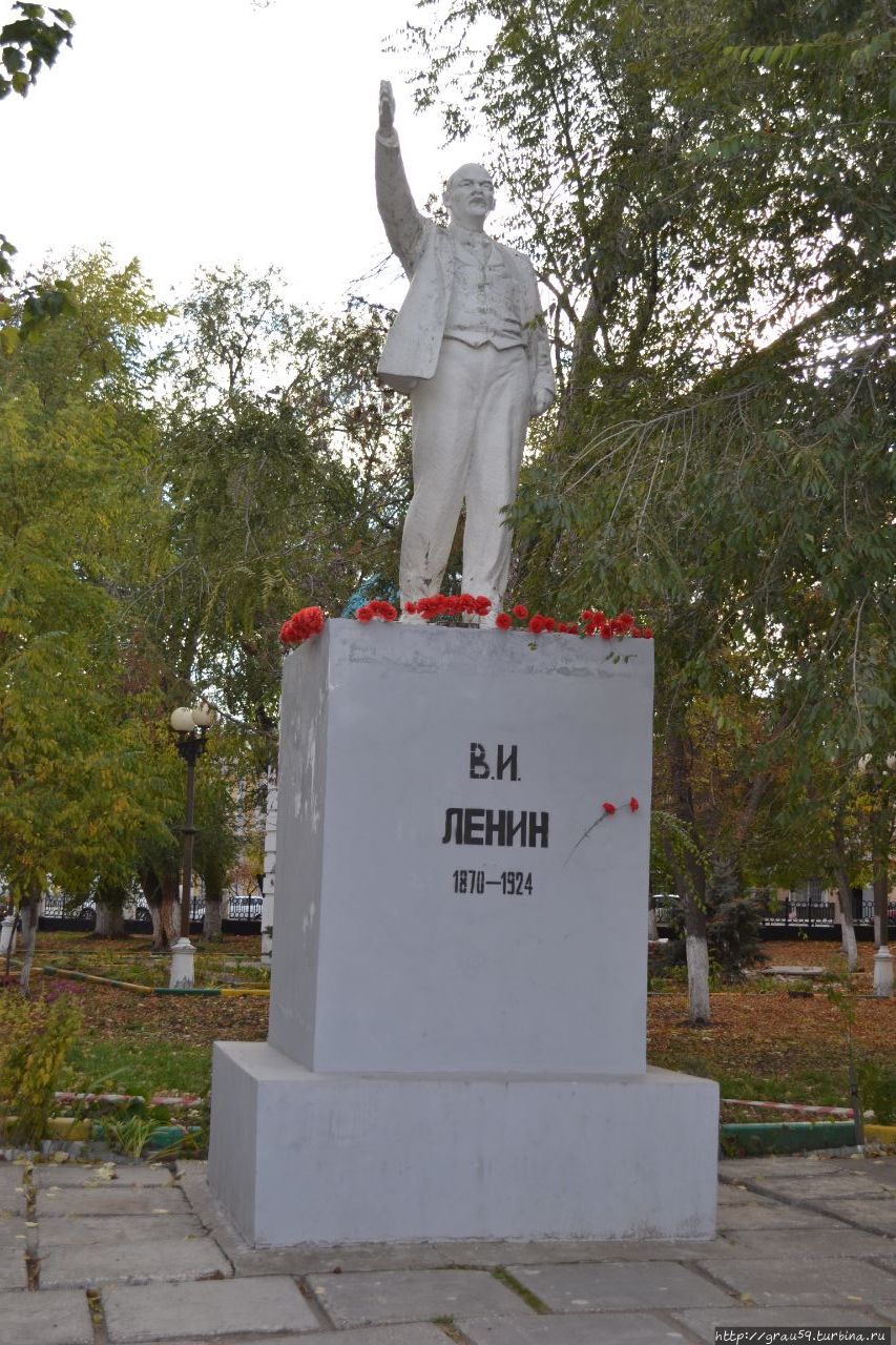 Памятник В.И.Ленину Вольск, Россия