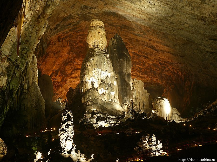 Фото из рекламы пива Корона Национальный парк Пещеры Какахуамилпа, Мексика