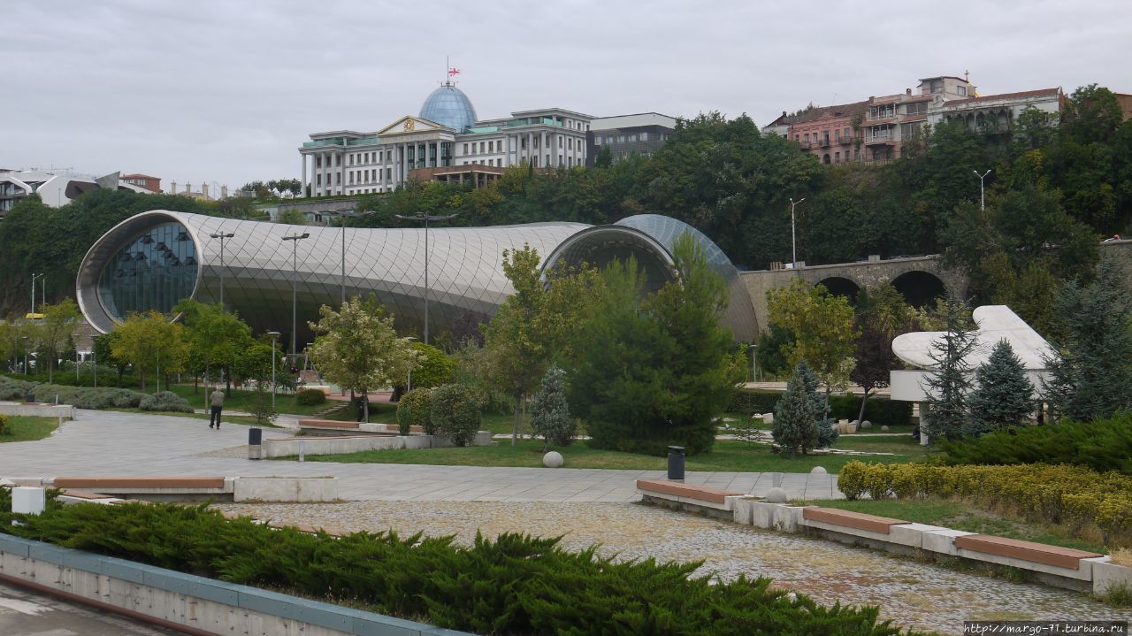 Тбилиси с высоты Батуми, Грузия