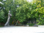 Весьма оригинальный памятник А.С.Пушкину в литературном квартале