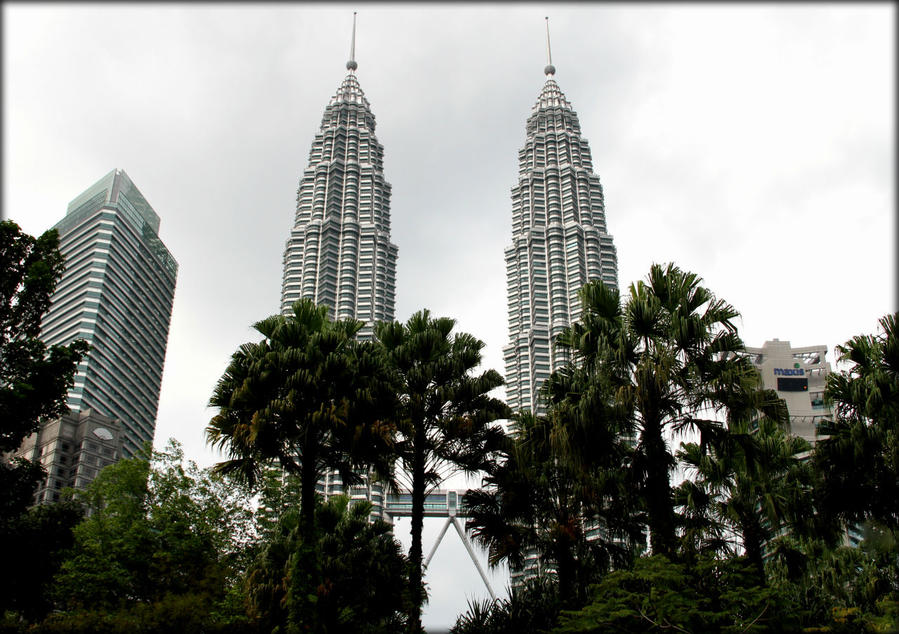 Башни Петронас (ч.1 — outside) Куала-Лумпур, Малайзия