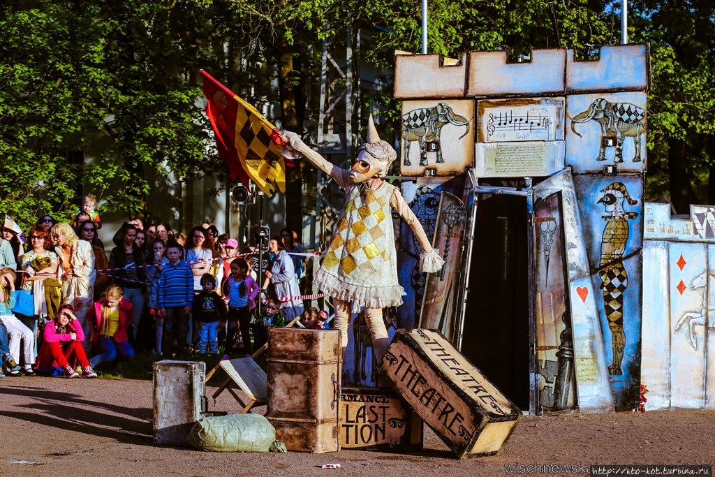 Фестиваль уличных театров Санкт-Петербург, Россия