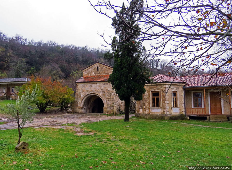 Гелатский монастырь Мотсамета, Грузия