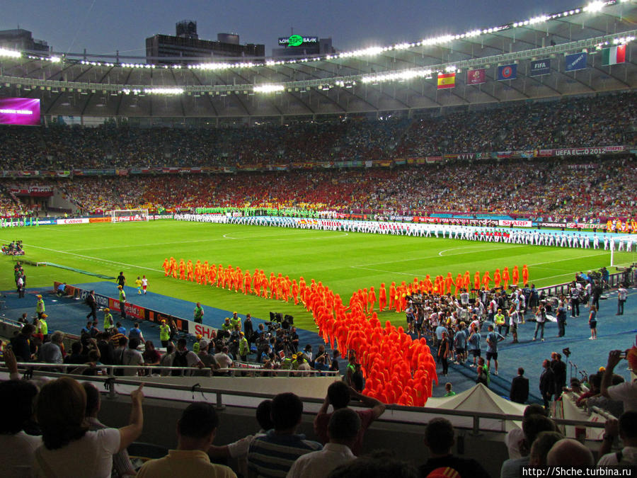 Церемония закрытия ЕВРО-2012 под аккомпанимент Океаны Киев, Украина