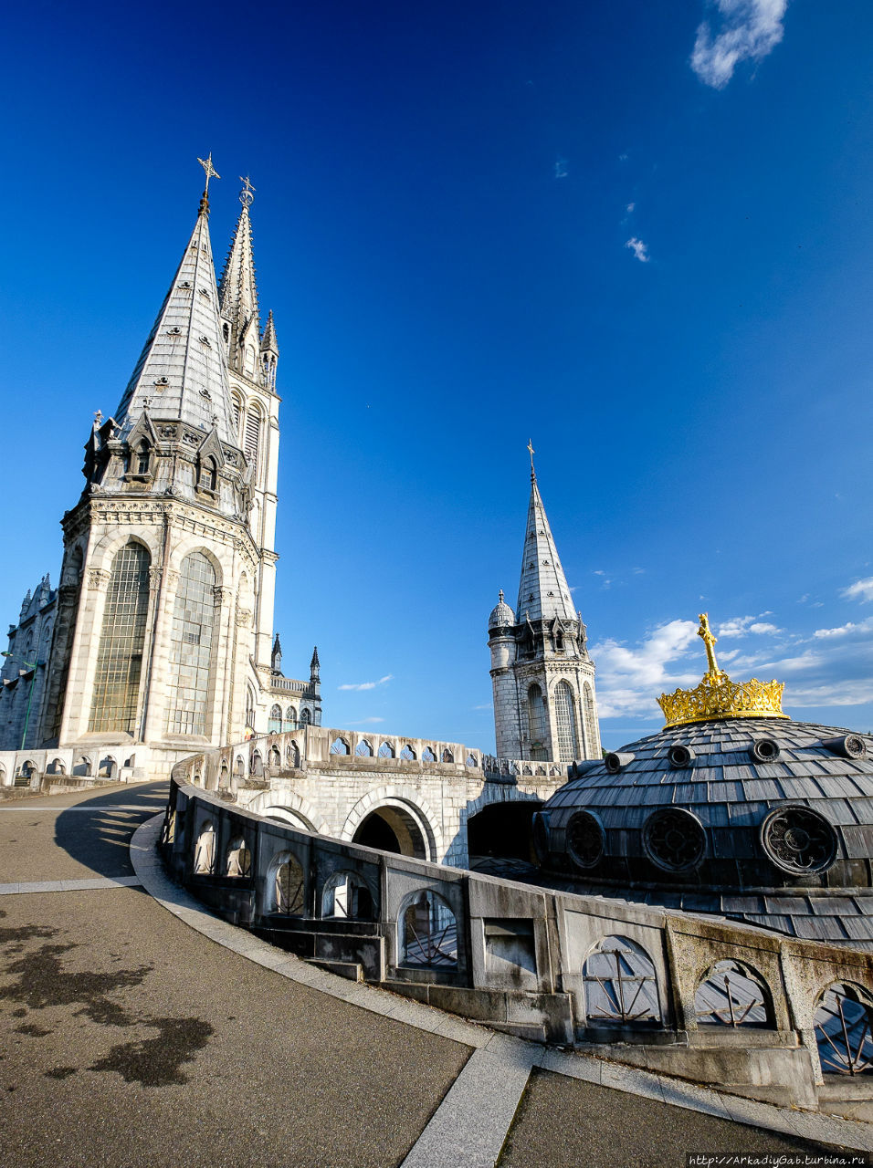 Почем опиум для народа? Лурд, Франция