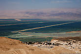 Ученые считают, что нарушения естественного процесса циркуляции воды в Мертвом море неминуемо приведет к экологической катастрофе.