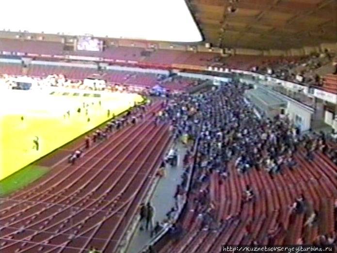 На стадионе в Бремене во время Зигершау-2000 Бремен, Германия