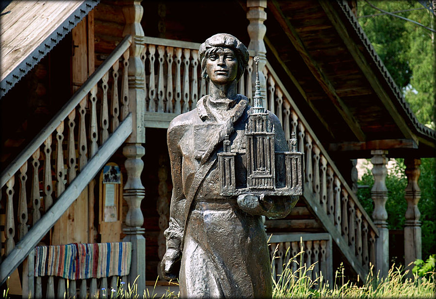 Памятник Ломоносову. Калужская область, Россия