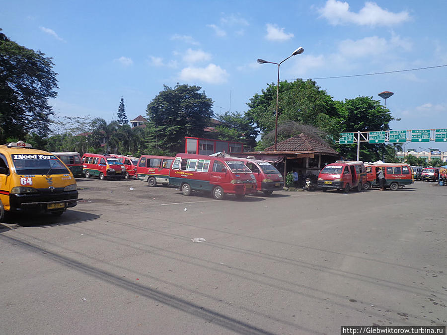 Медан. Автовокзалы Медан, Индонезия