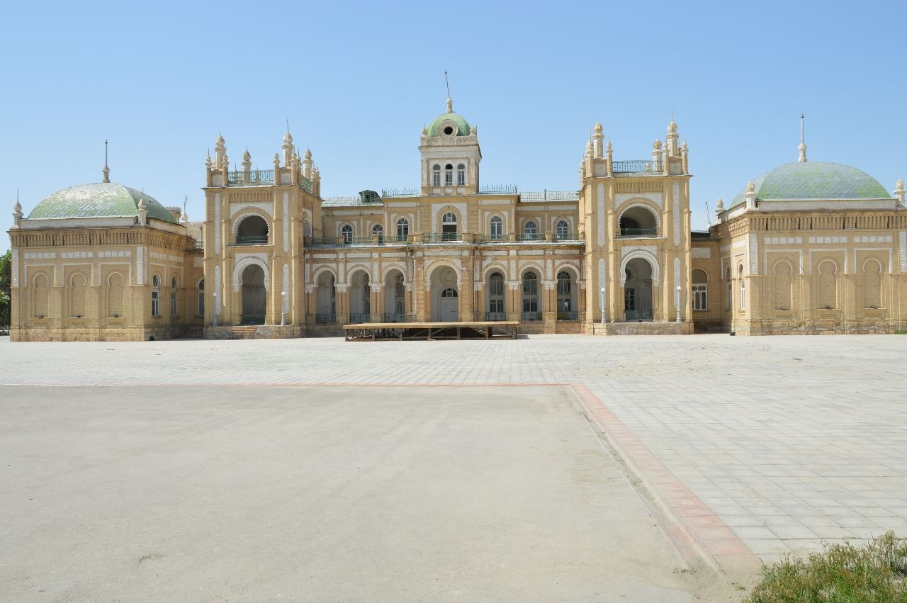 Дворец эмира Бухарского в городе Кагане. Узбекистан