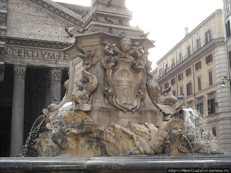 Античные  Римские фонтаны Рим, Италия