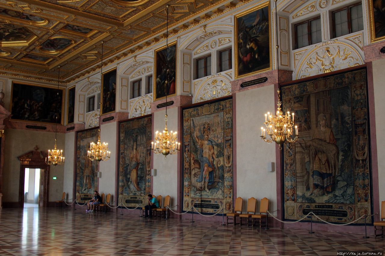 Императорский зал Мюнхенской резиденции Мюнхен, Германия