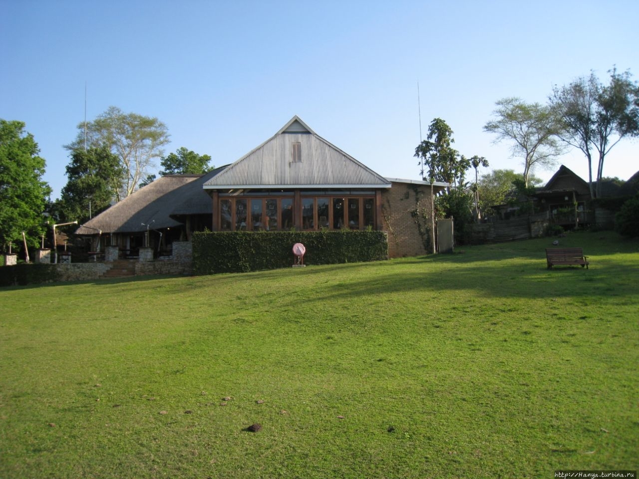 Отель Hippo Hollow Country Estate Хейзивью, ЮАР